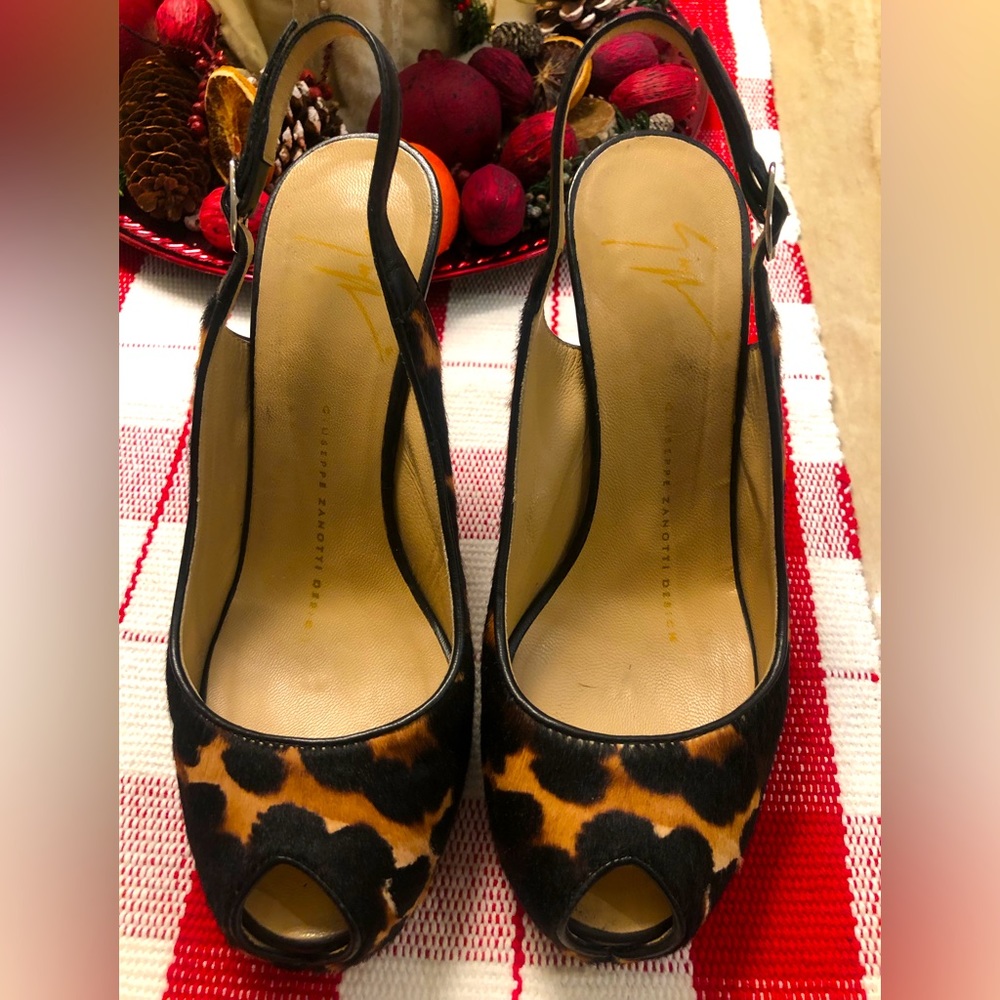 Giuseppe Zanotti size 6 leopard print heels